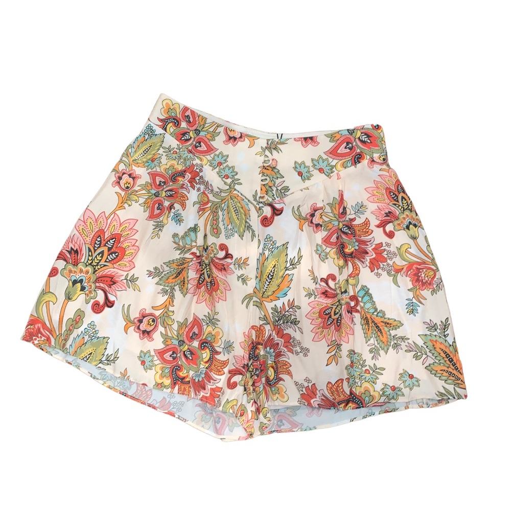 Floral skort- with tags in perfect condition